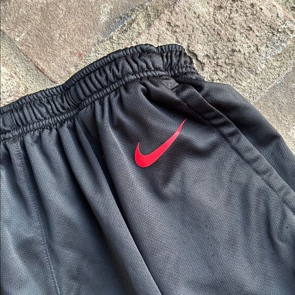 Nike Men's Black and Red San Francisco Dry Fit Athletic Training Shorts Size L - Picture 4 of 9